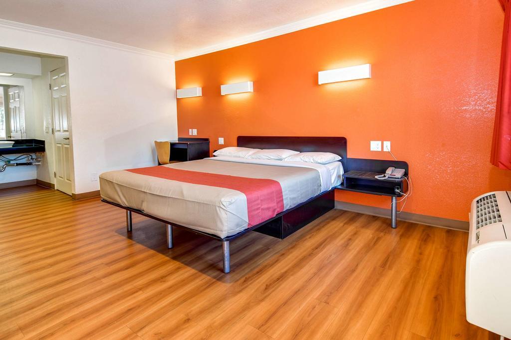 Motel 6 Гардън Гроув Екстериор снимка